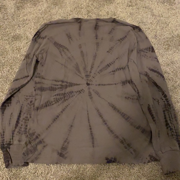 Long sleeve tye dye gray shirt - Picture 5 of 5